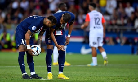 Kylian Mbappé contests with Neymar who should take a penalty against Montpellier after the Frenchman had missed an earlier spot kick