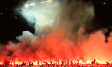 Fans at Köln let off flares