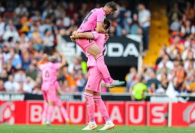 Espanyol players celebrate Martin Braithwaite’s goal