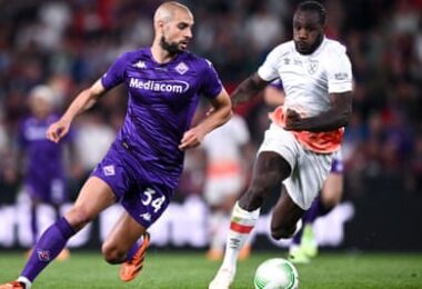 Sofyan Amrabat in action for Fiorentina against West Ham